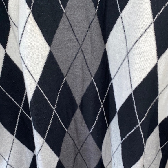 Men's V-Neck Argyle Sweater - Black, Gray, and White - Picture 9 of 16